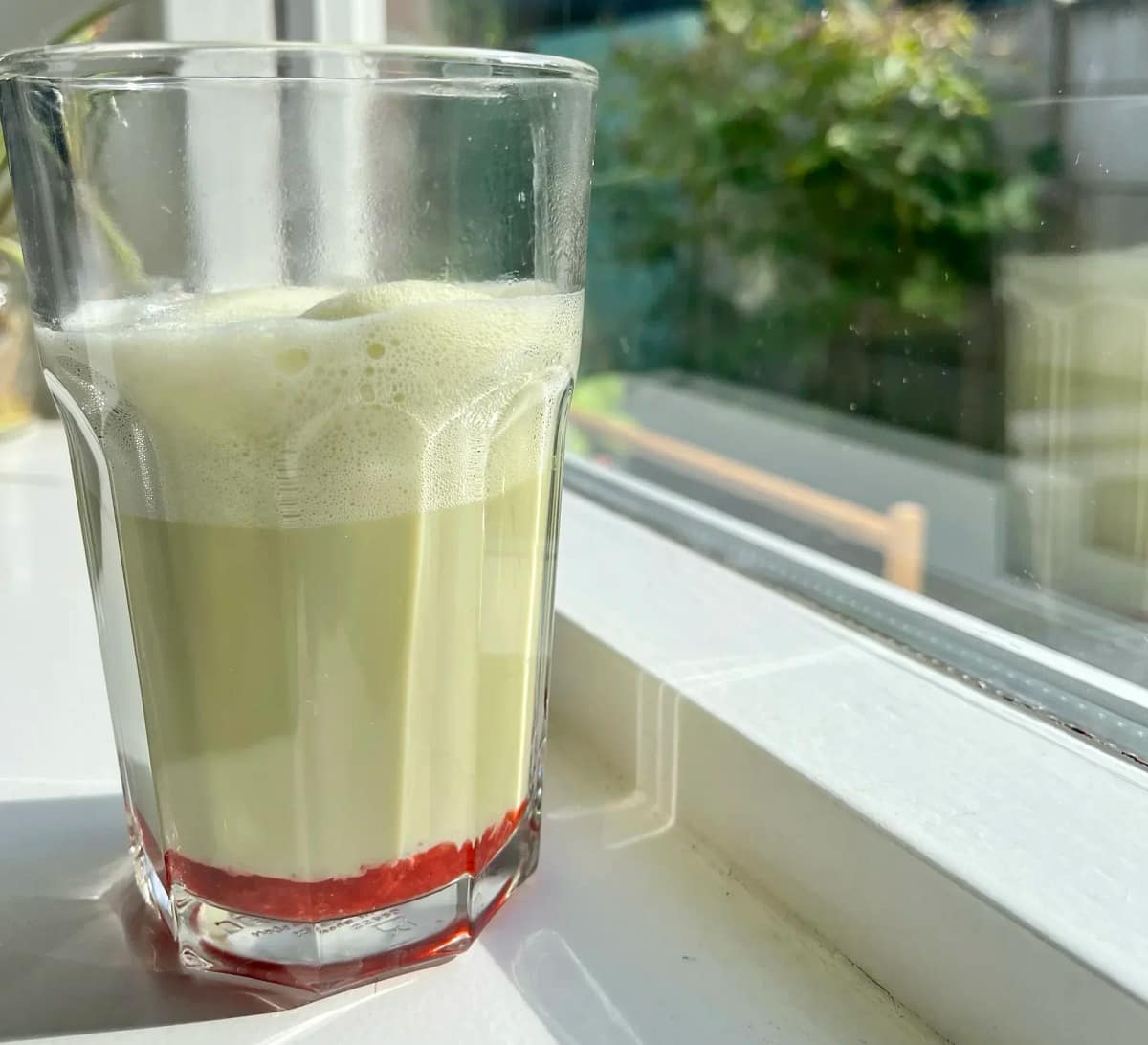 strawberry matcha latte